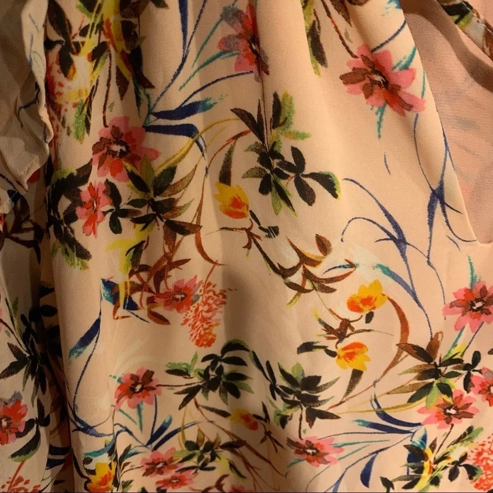 Women’s Rose + Olive Blouse - Picture 2 of 6